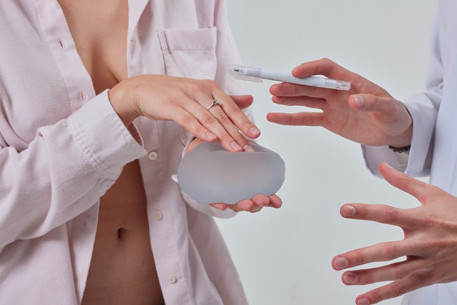 combien coute une augmentation mammaire en france docteur jerry levy chirurgien esthetique specialiste augmentation mammaire paris