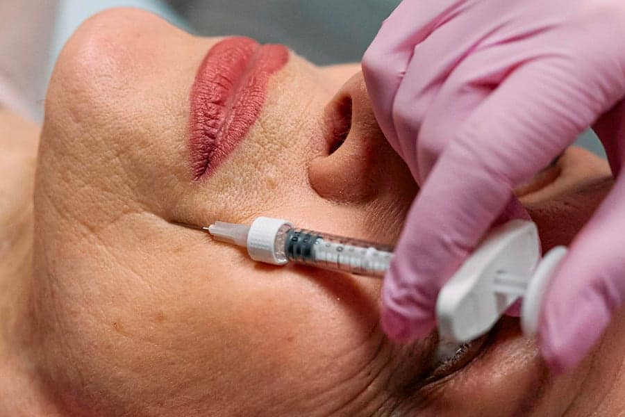 injection toxine botulique douleur docteur jerry levy chirurgien esthetique specialiste medecine esthetique paris