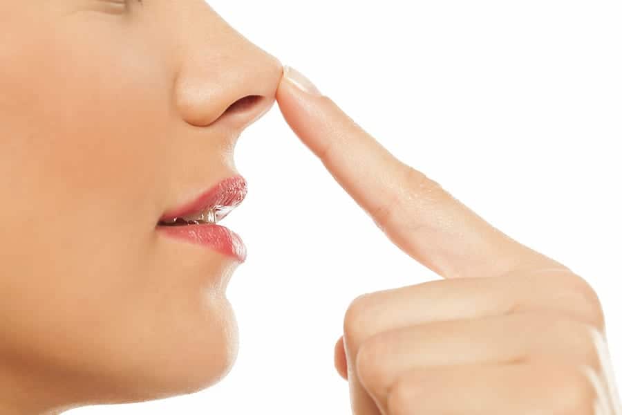 oedeme rhinoplastie docteur jerry levy chirurgien esthetique chirurgie du visage medecine esthetique paris